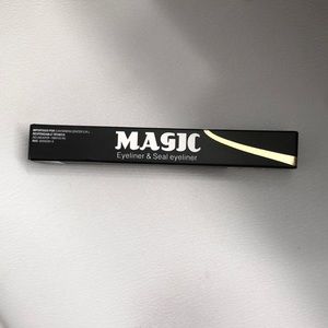 Winged eyeliner stamp